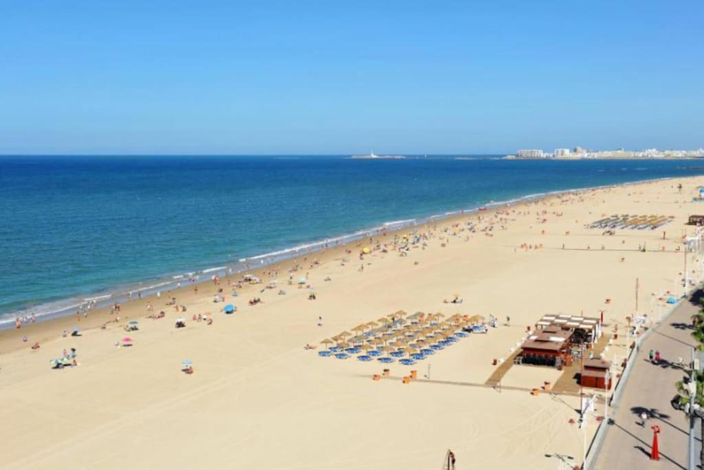 Apartamento Candari Playa En Cadiz Luaran gambar