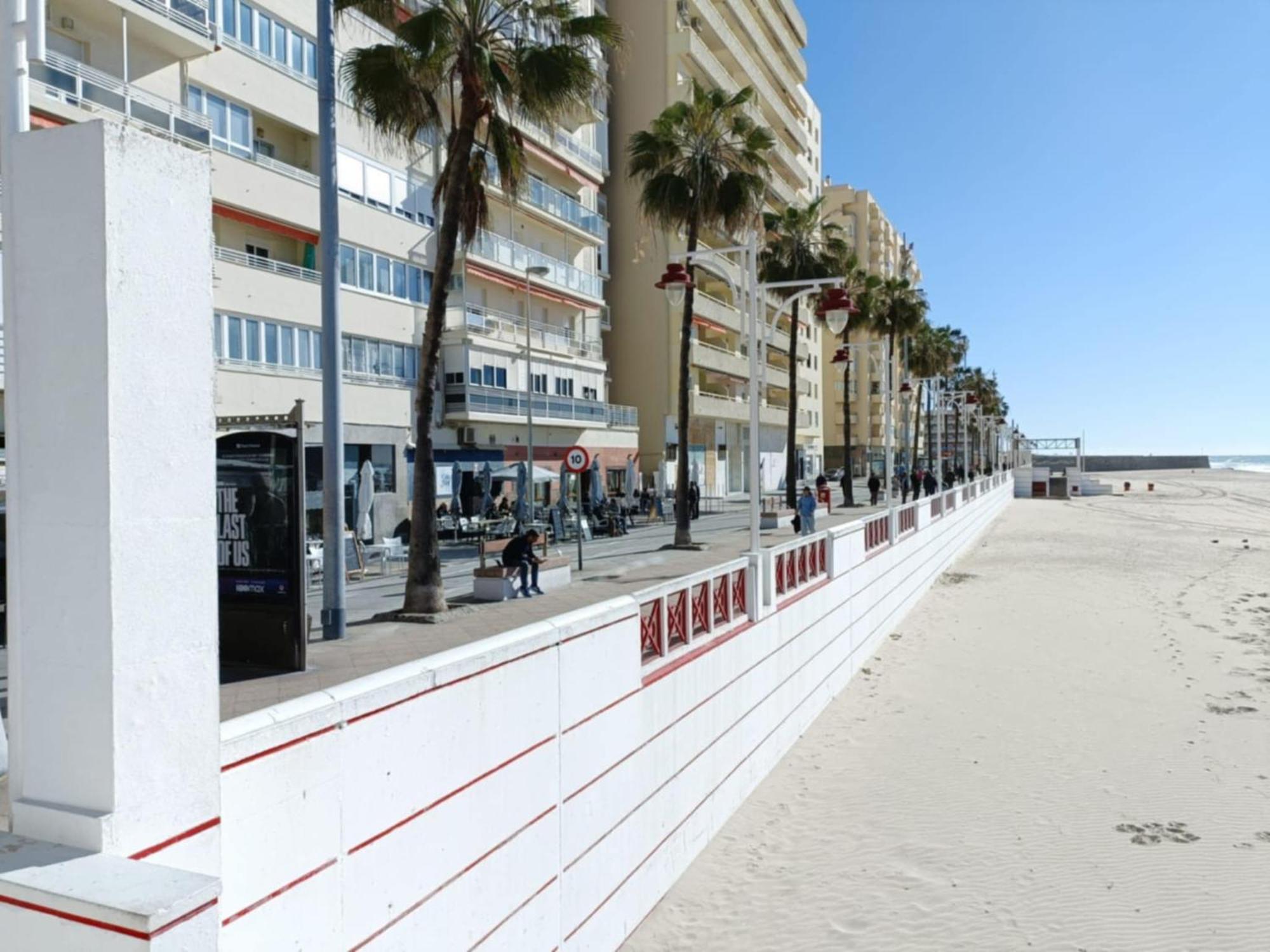 Apartamento Candari Playa En Cadiz Luaran gambar
